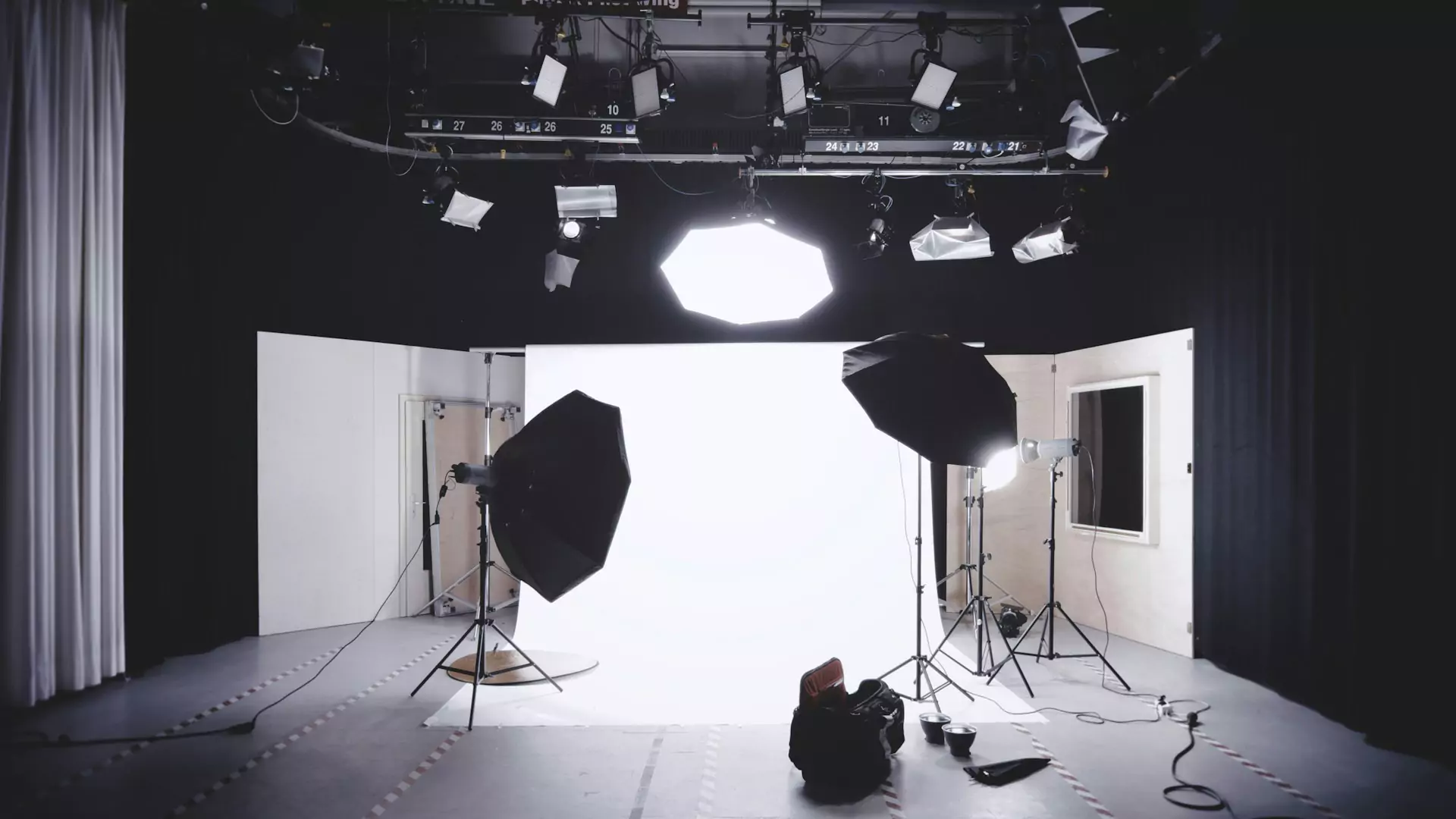 photography social watch.webp